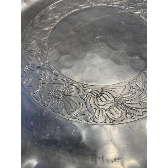 Forged aluminum  Intaglio Design EMPC Vintage  Round Circle serving tray - Picture 5 of 7